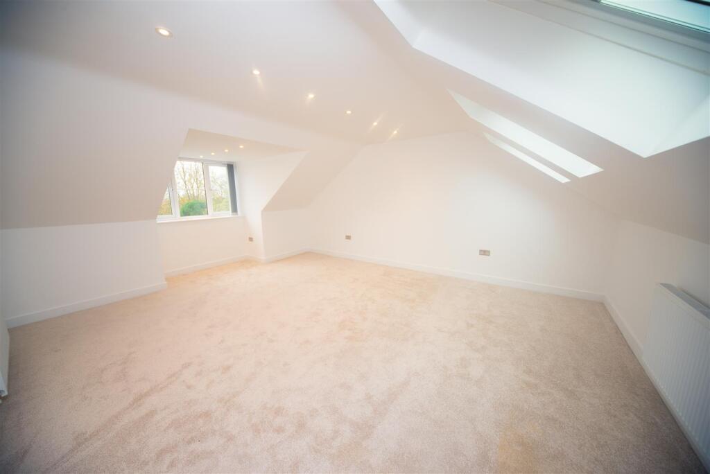 Principal bedroom.jpg