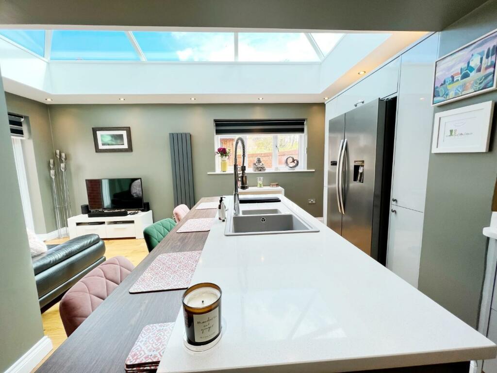 Kitchen Diner pic 3.jpg