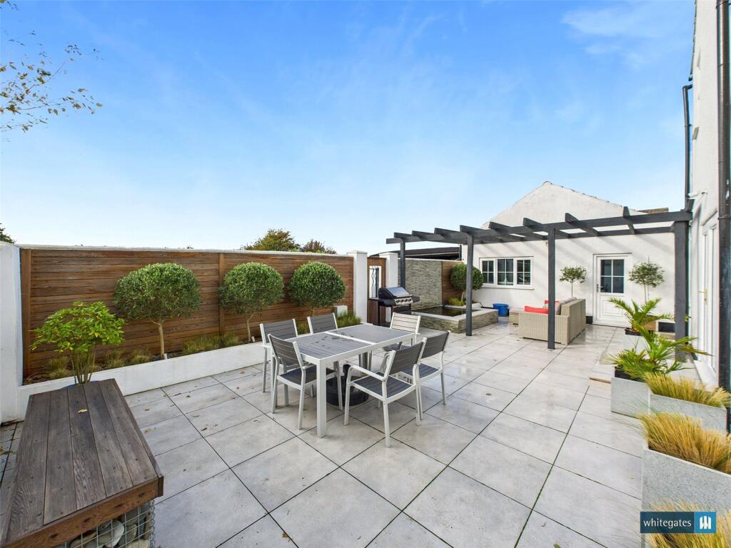 Side Garden/Patio