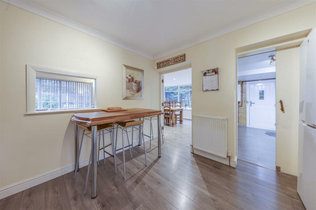 Breakfast Kitchen Alt 2