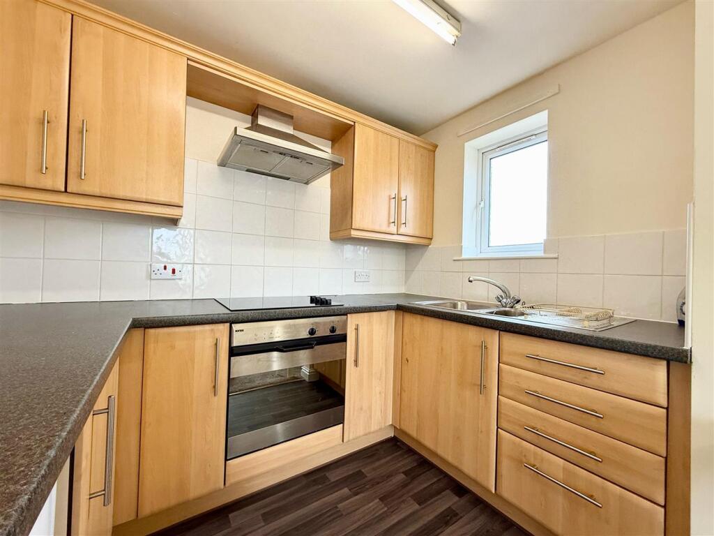 Kitchen (2).jpg