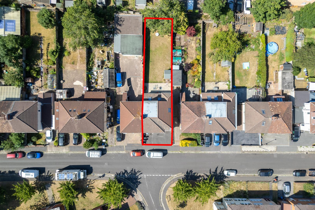 46 Frome Valley Road, Frenchay, Bristol BS16 1HE |