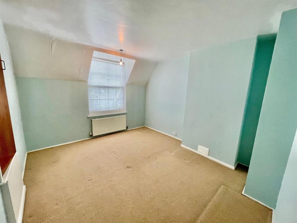 2 Walden Place Bed 1.jpg