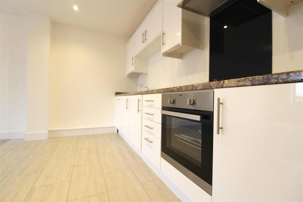 Kitchen2.jpg