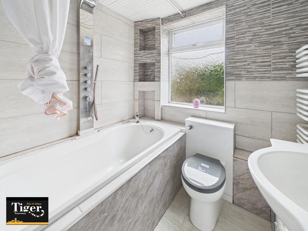 CAM02176G0-PR0730...