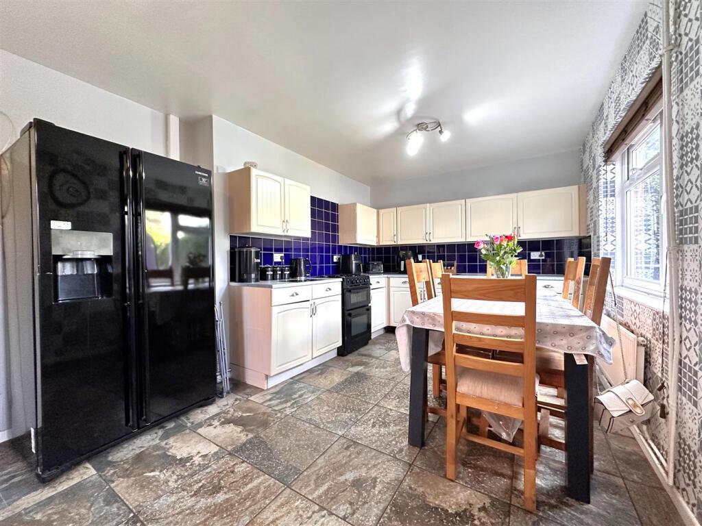 Dining Kitchen 587