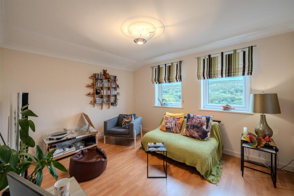 19 Oaks Court-34.jpg