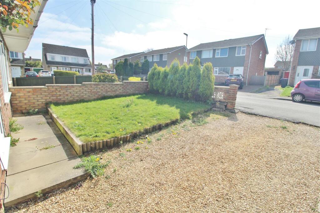 FRONT GARDEN
