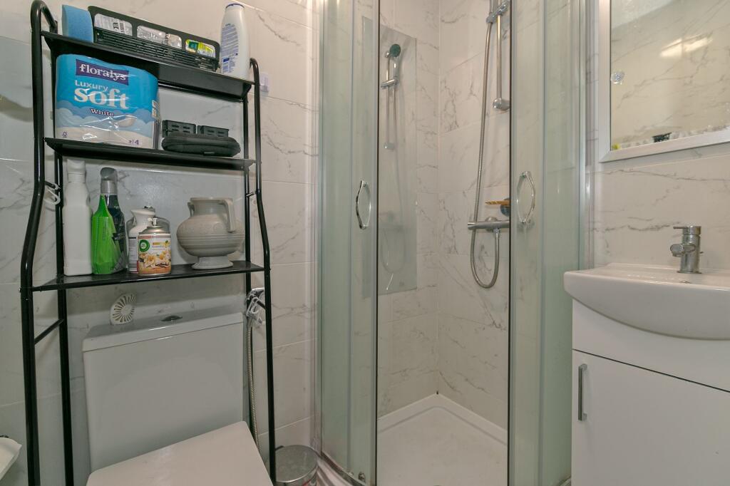 Annexe Shower Room