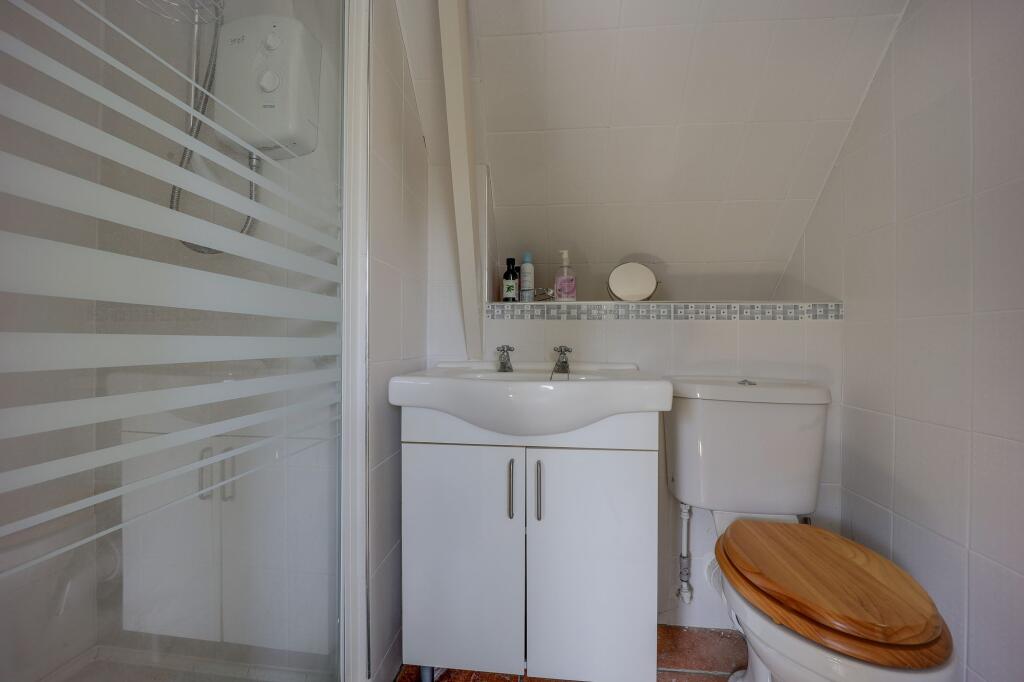 Studio Shower Room