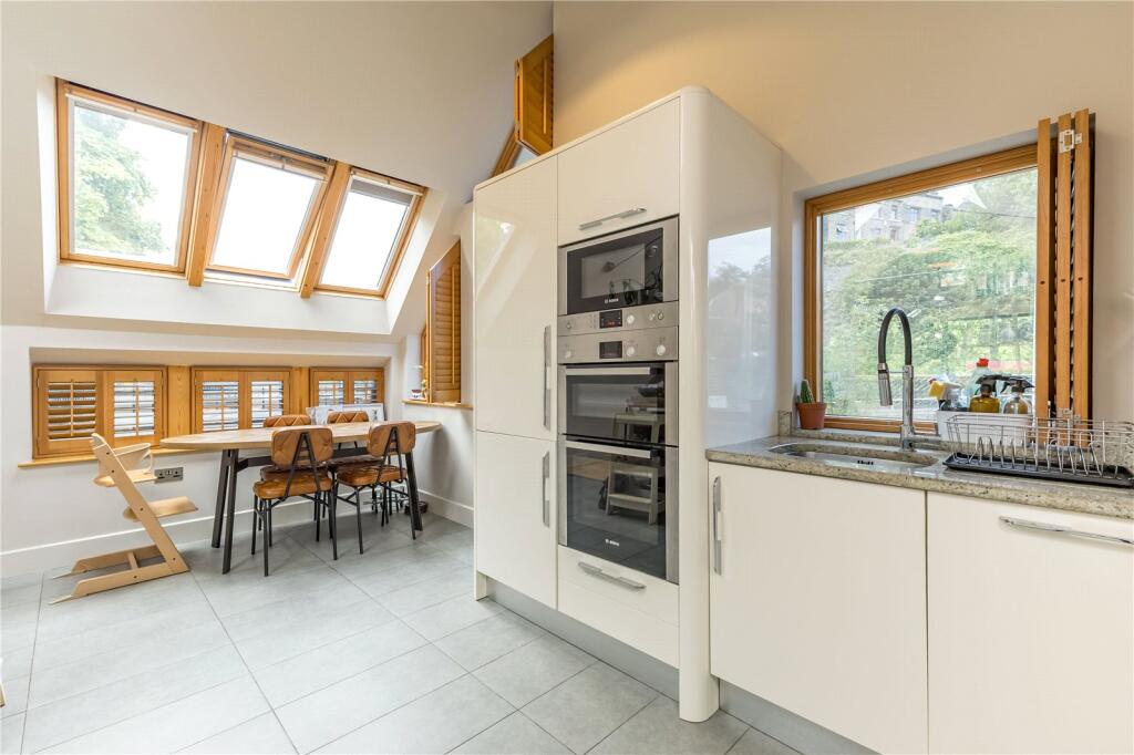 Living &amp; Kitchen