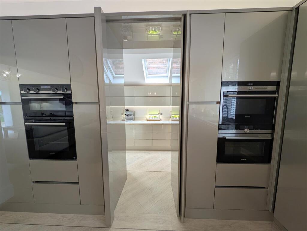 Kitchen, Dining and Garden Room