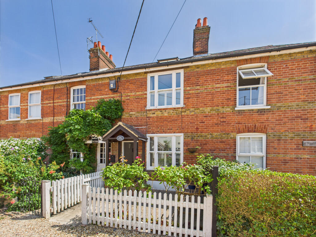 CAM01354G0-PR0572-STILL023