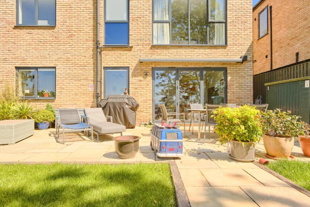 JAJ_GL10 3WB_0015.jpg