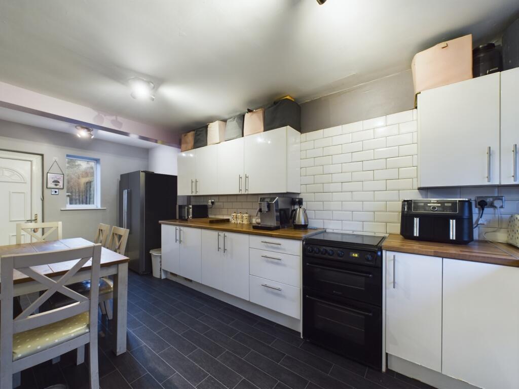 CAM02195G0-PR0060-STILL014