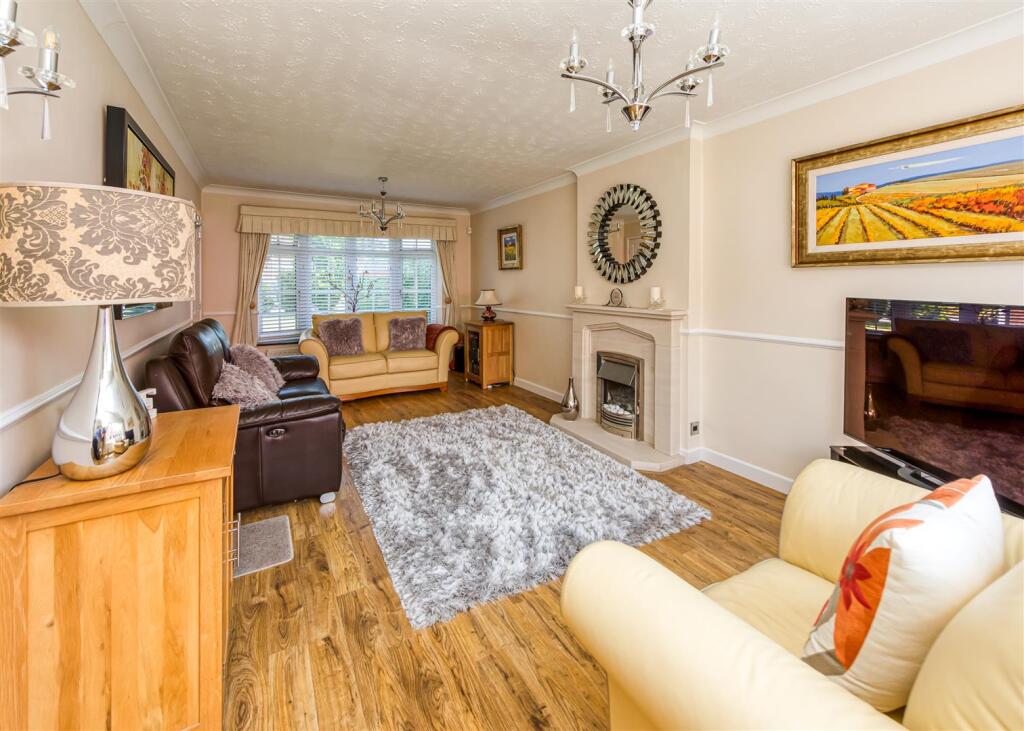 6 Millfields Way-lounge2.jpg