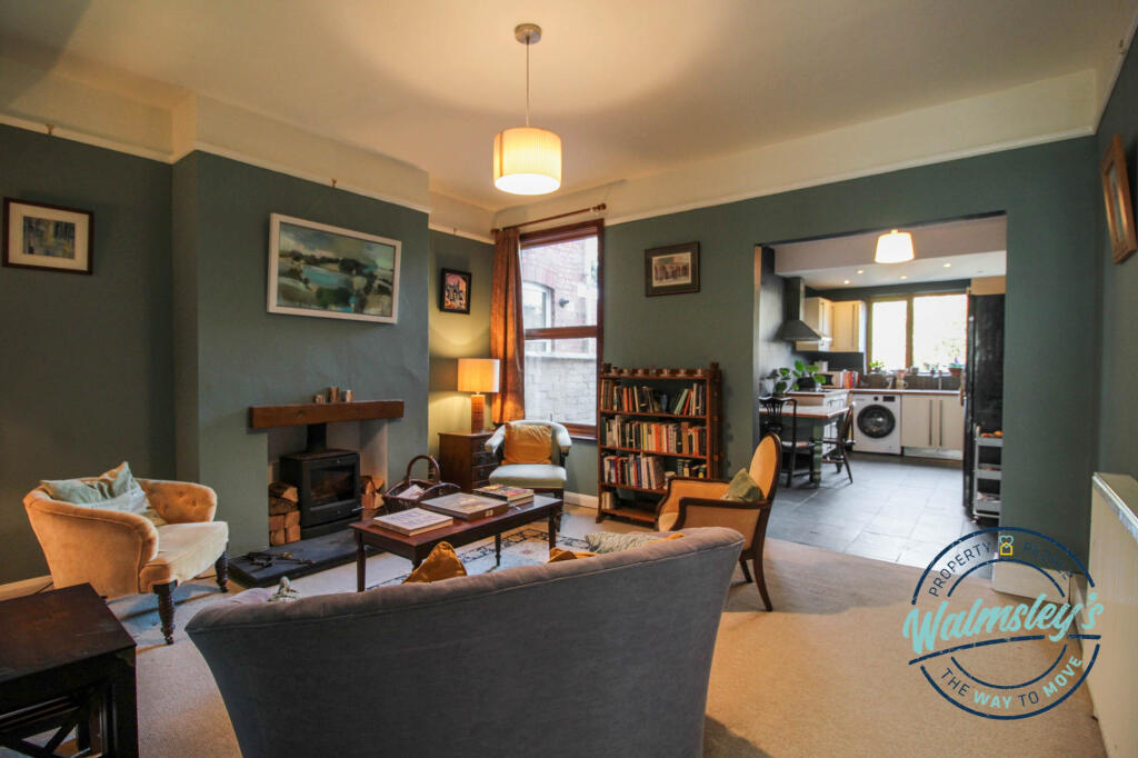 Sitting room &amp; kitchen