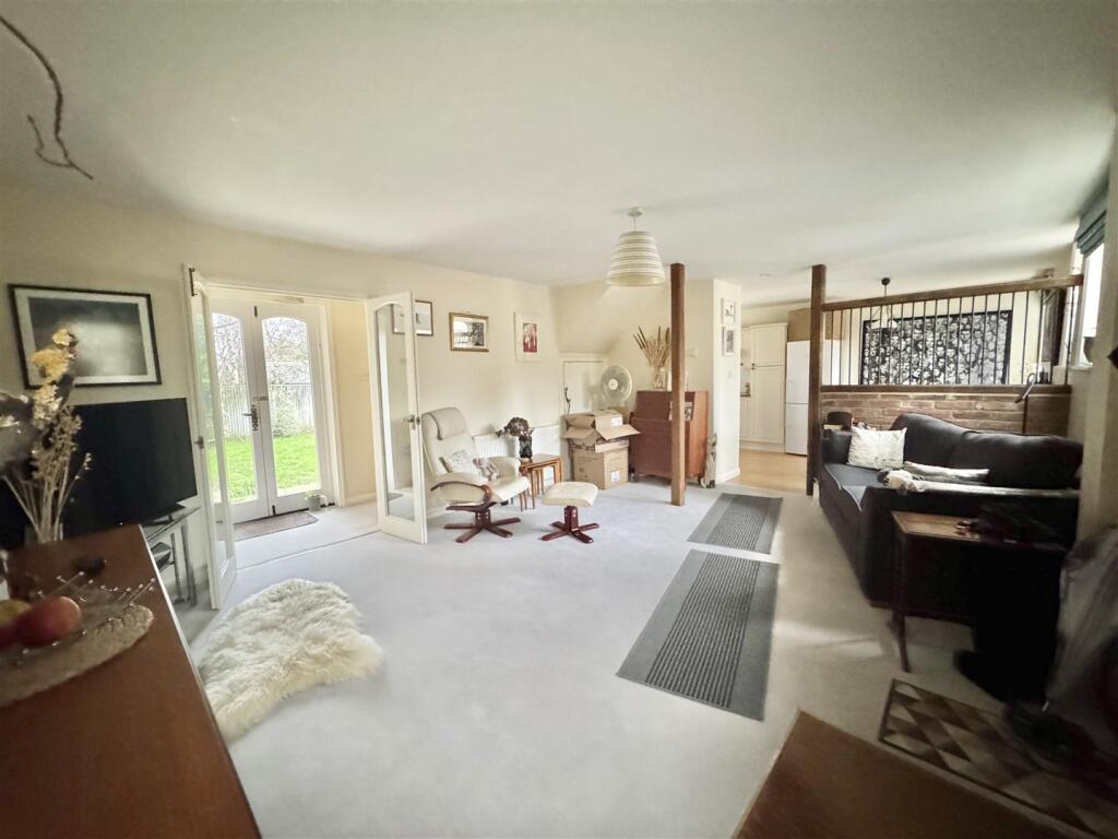 SITTING ROOM