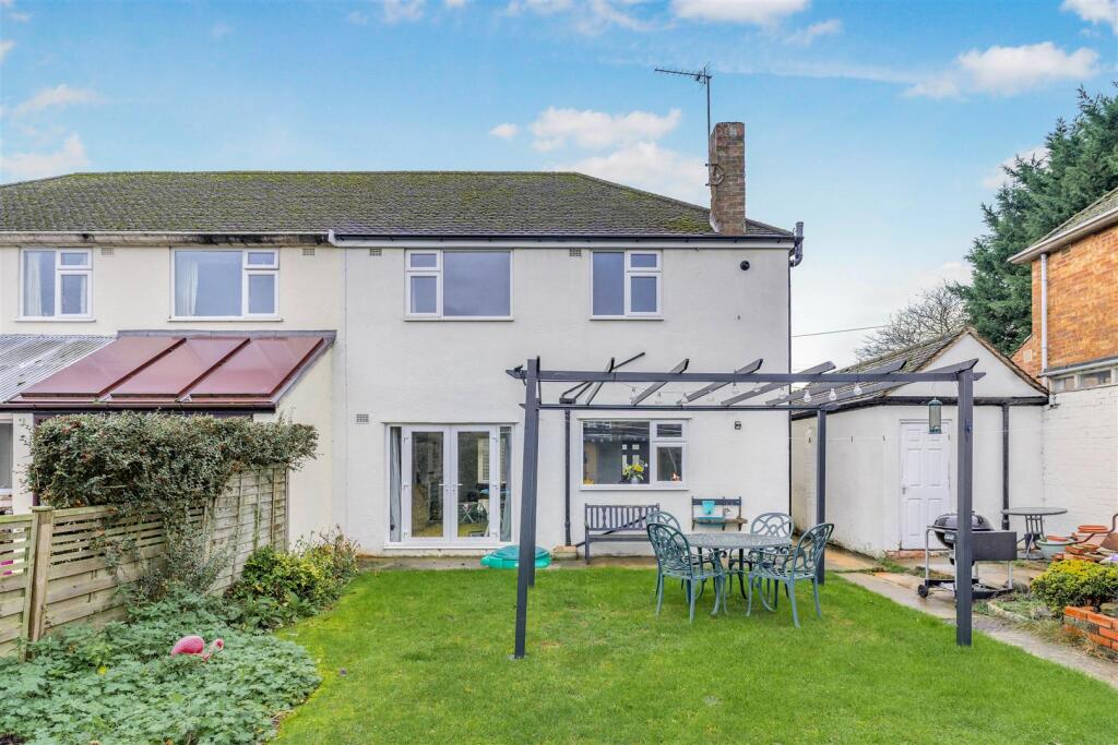 18 Chacombe Road, Middleton Cheney-15.jpg