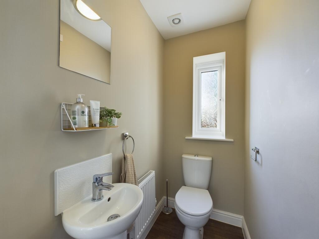 Annex Cloakroom/WC