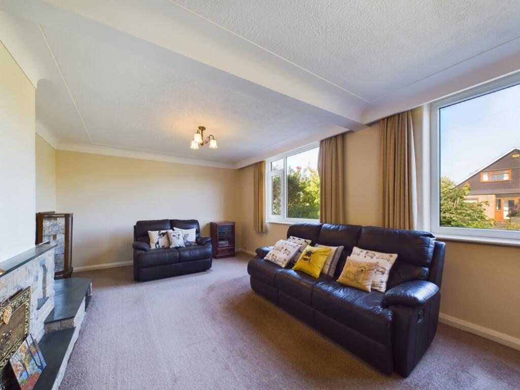 CAM02386G0-PR0074-STILL018