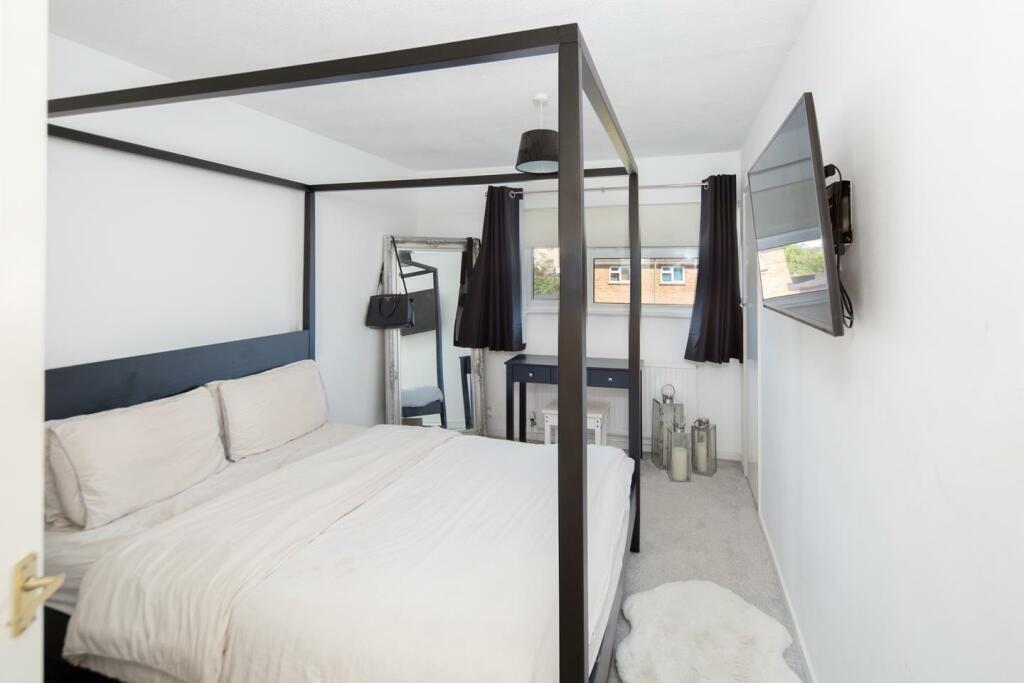 08-bedroom 1-Edit.jpg