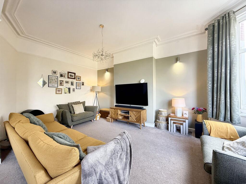 Lounge &amp; Sitting Rooms