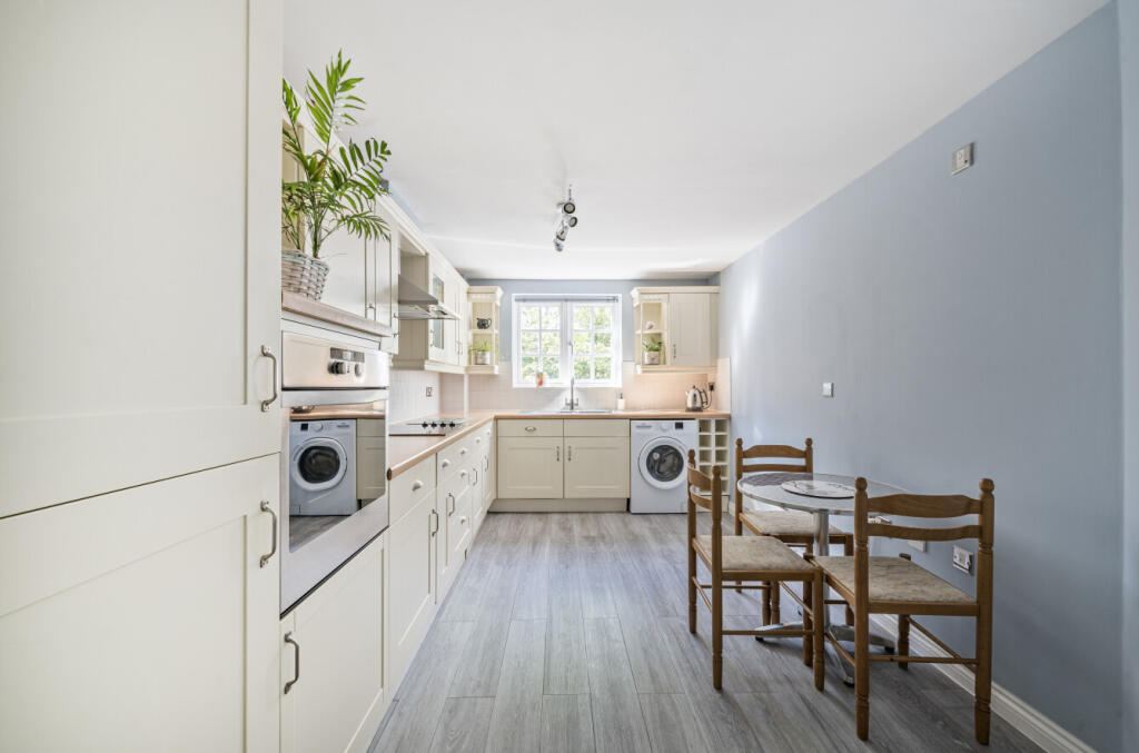 1321454-8-686e333...