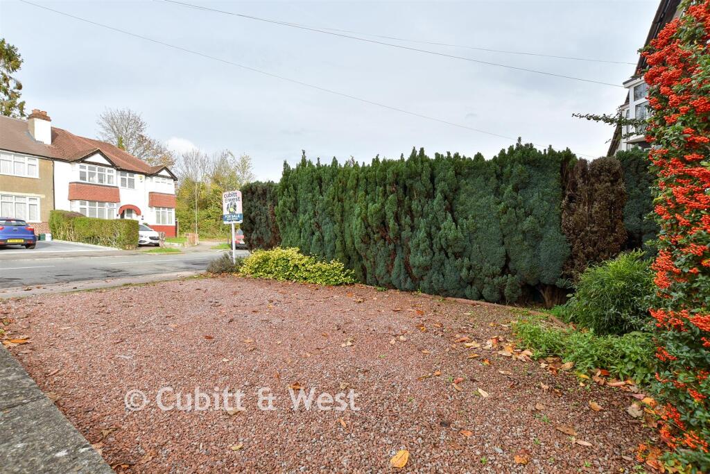 Driveway/Parking