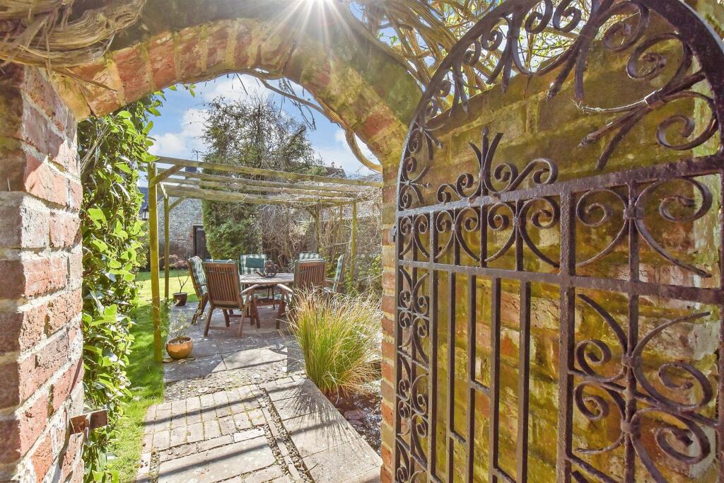 External Lifestyle Photograph