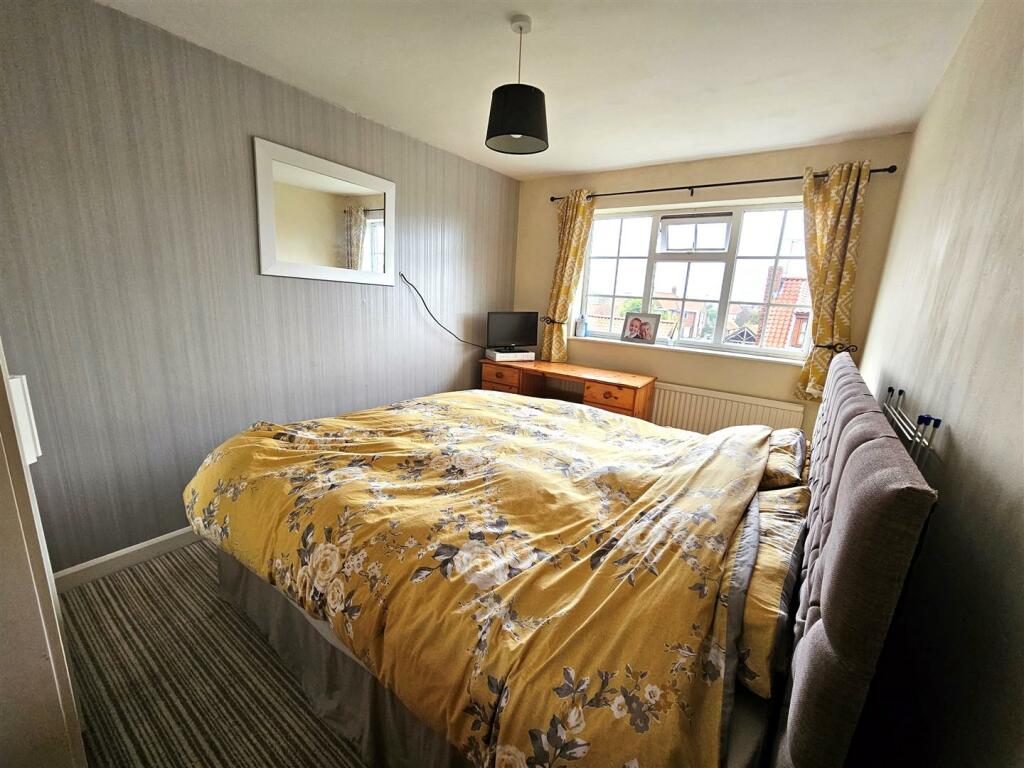 Bedroom 1.jpg