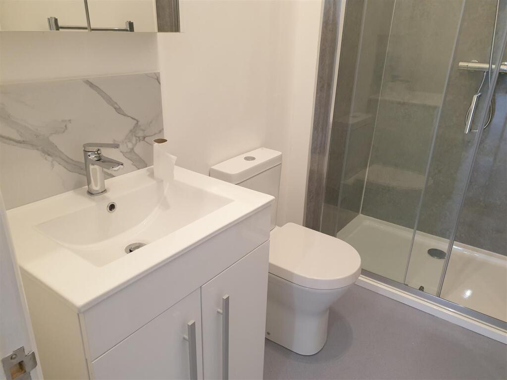 Bathroom 2 (1).jpg