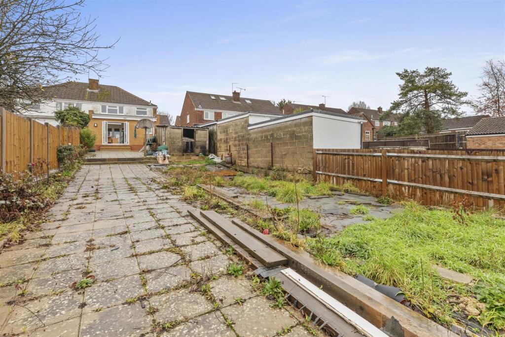 123 Walton Drive, HP13 6UA-13.jpg