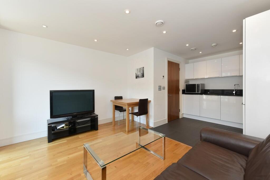 Flat 21, 10 Rochester Row (6).JPG