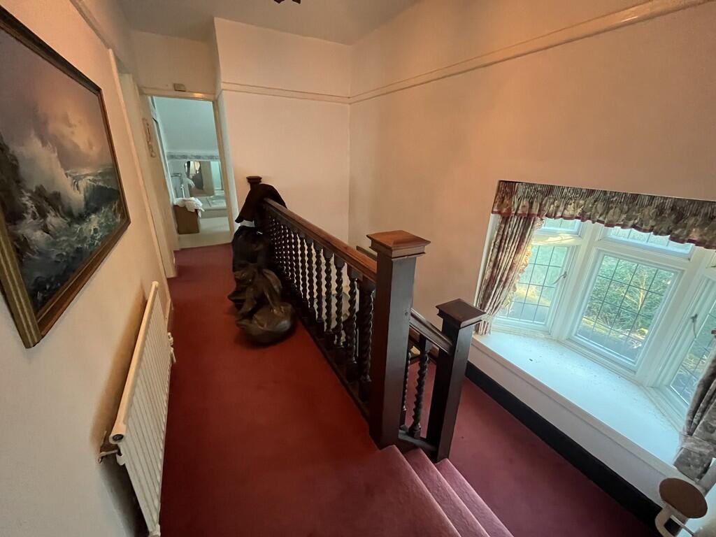 oval_29_t20251224...