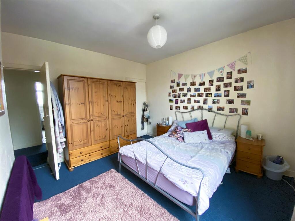 Bedroom 2.jpg