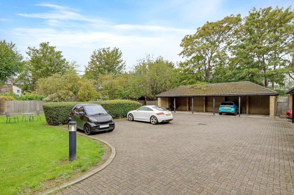 03-f435JHPropWpen - 7 Glade Court - 43.jpg