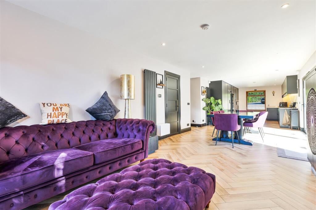 12- Sitting Room.jpg