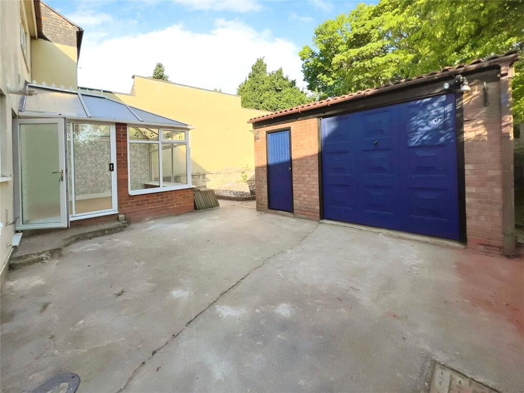 Garage/Garden