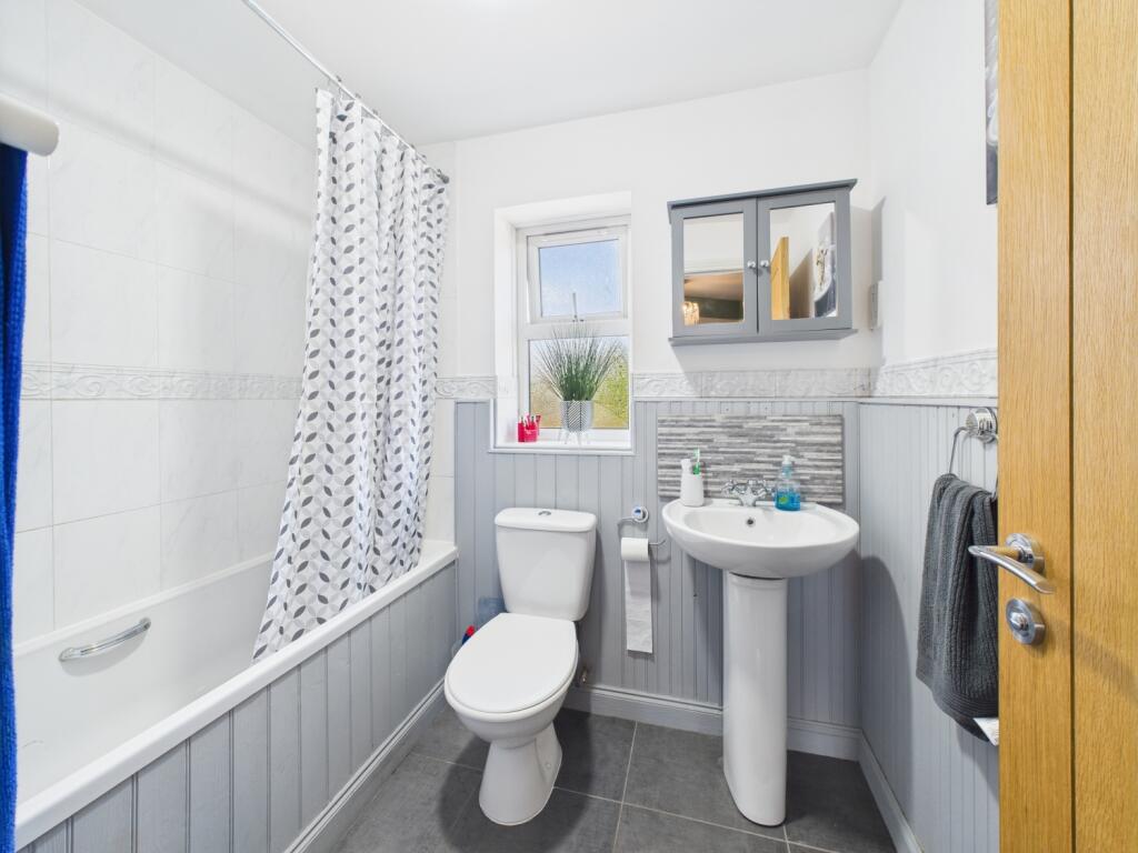 CAM02023G0-PR0161-STILL041