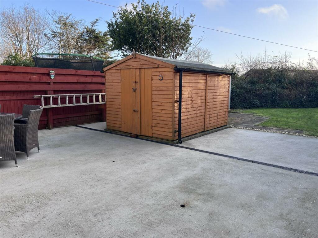 Garden &amp; Parking
