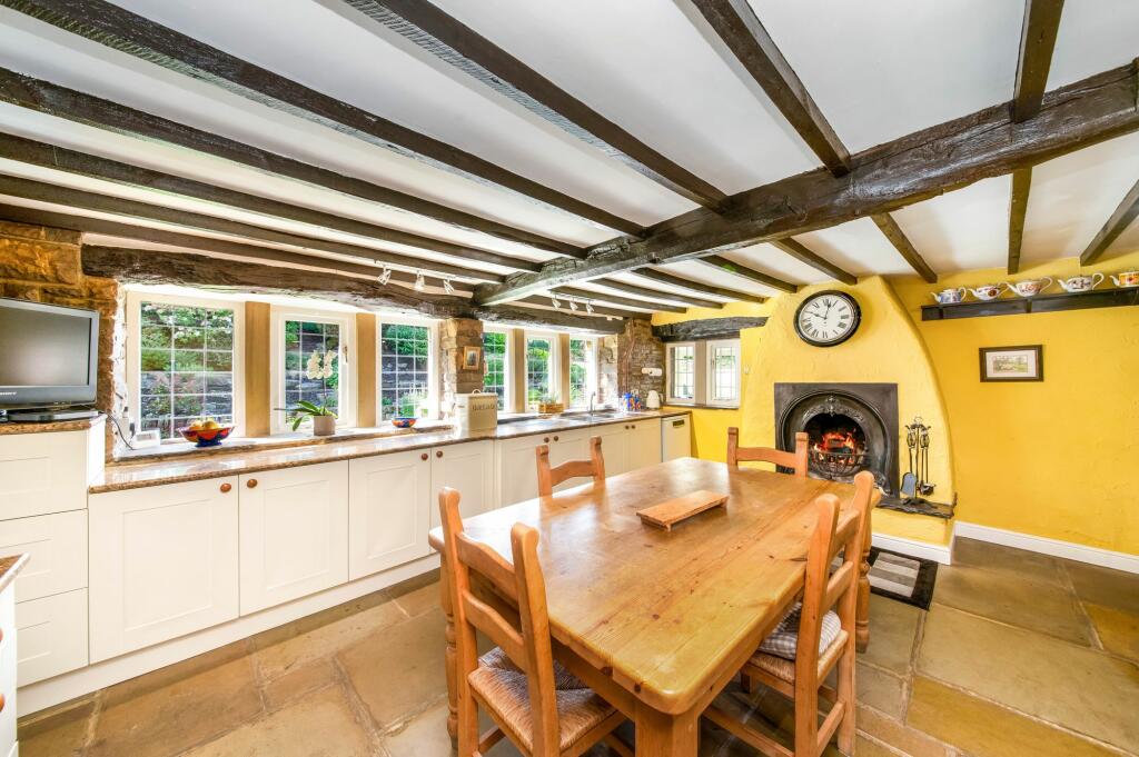 FARMHOUSE KITCHEN
