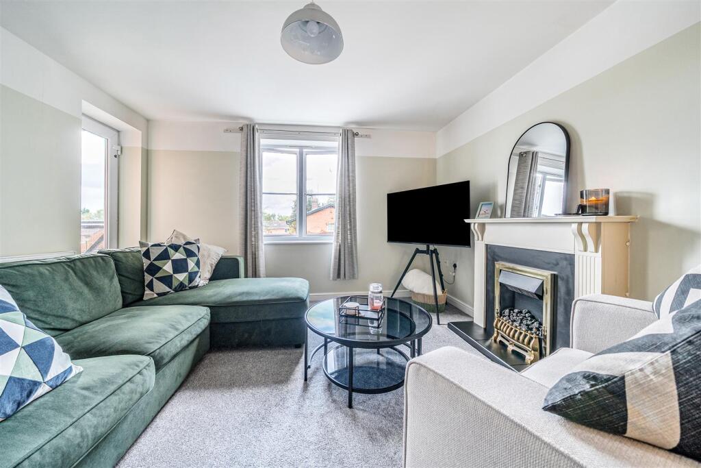 47 Penny Hapenny Court, Atherstone