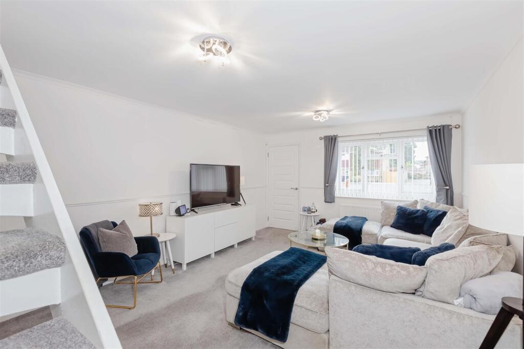 For Sale by Aspire Residential | Halifax Drive