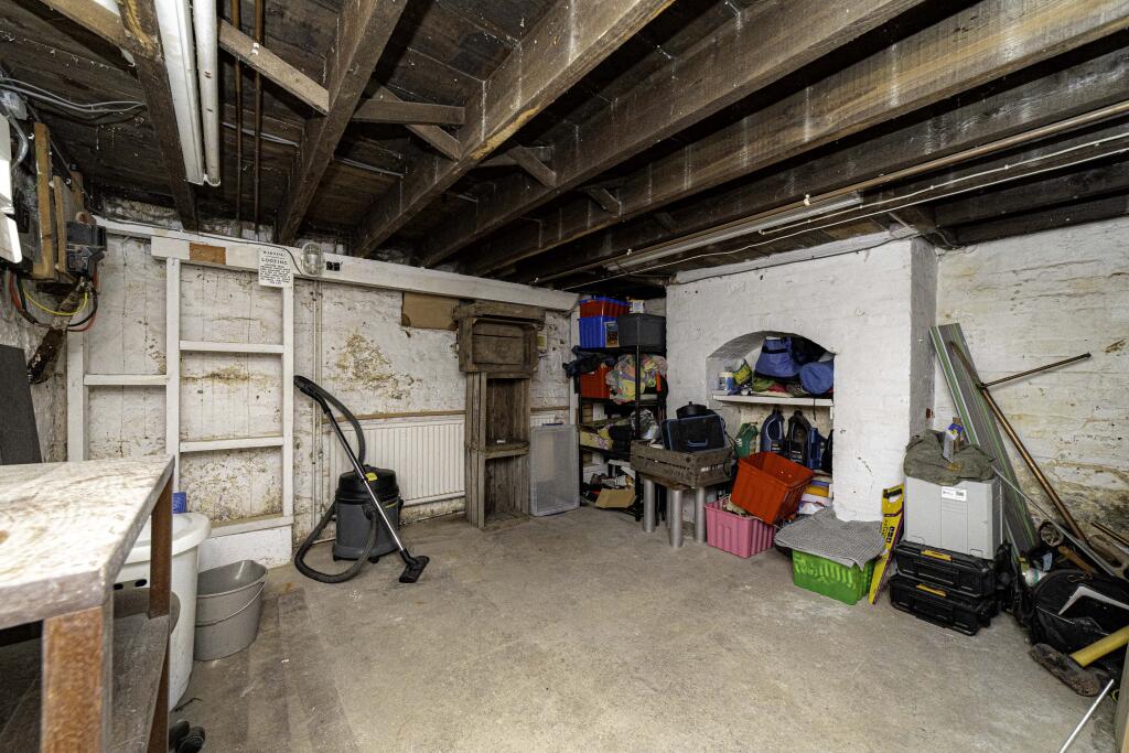 general 11 Church St