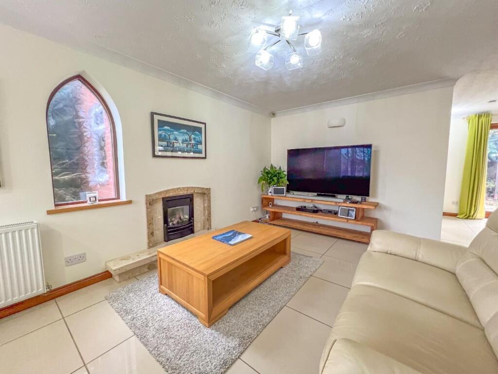 Gloucester Cl. Image-24.jpg