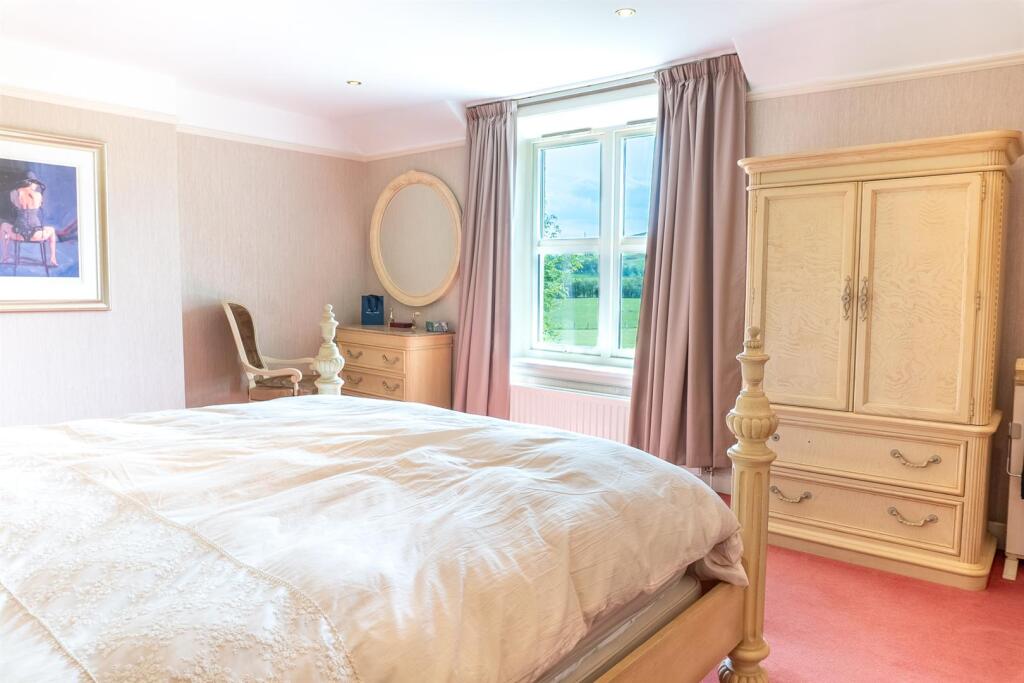 Master Bedroom 2 .jpg