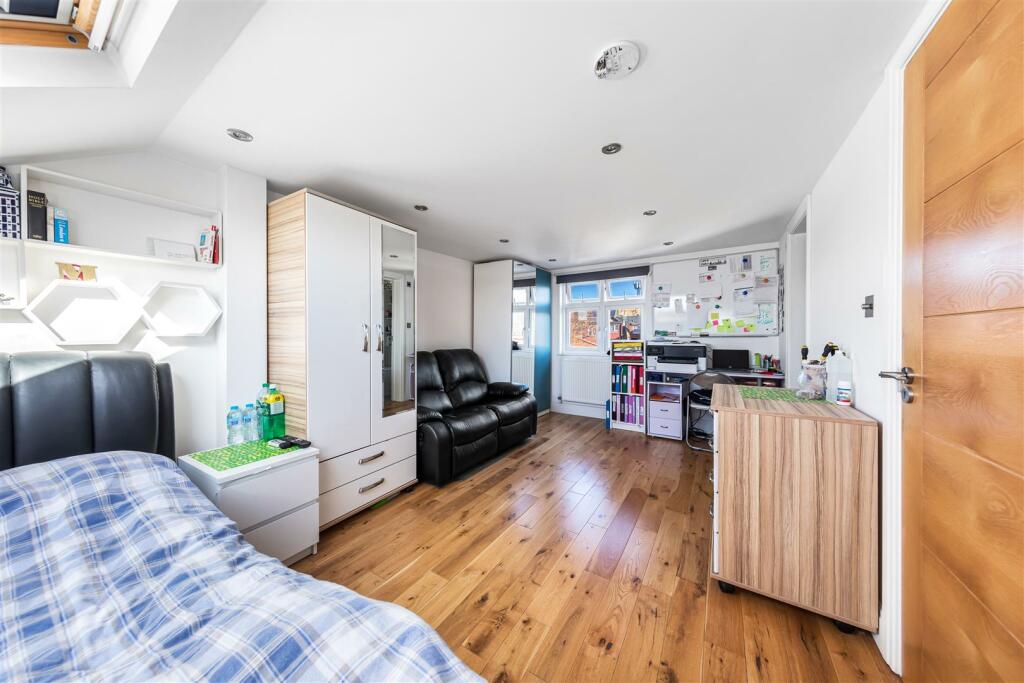 Shortlands Road, E10