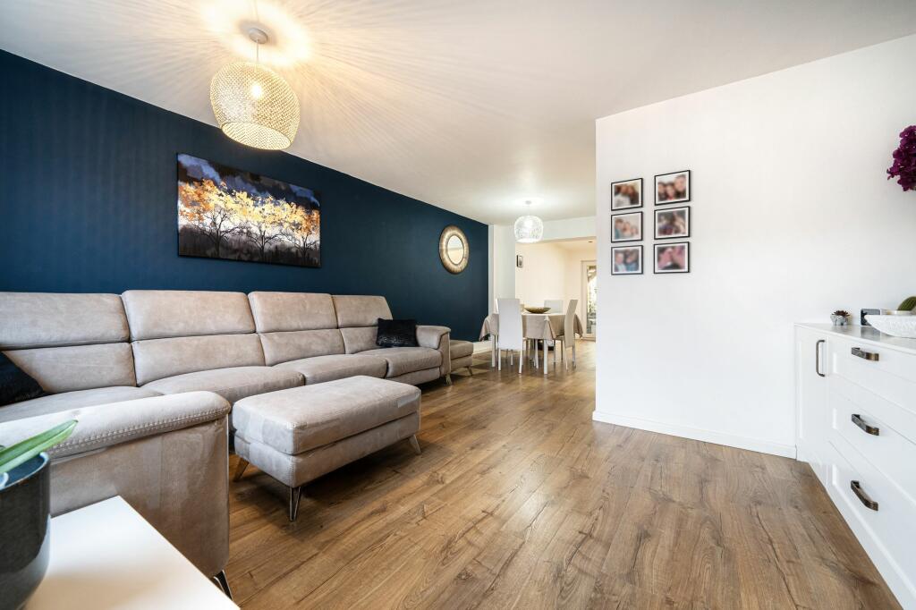 Living room/Dining room