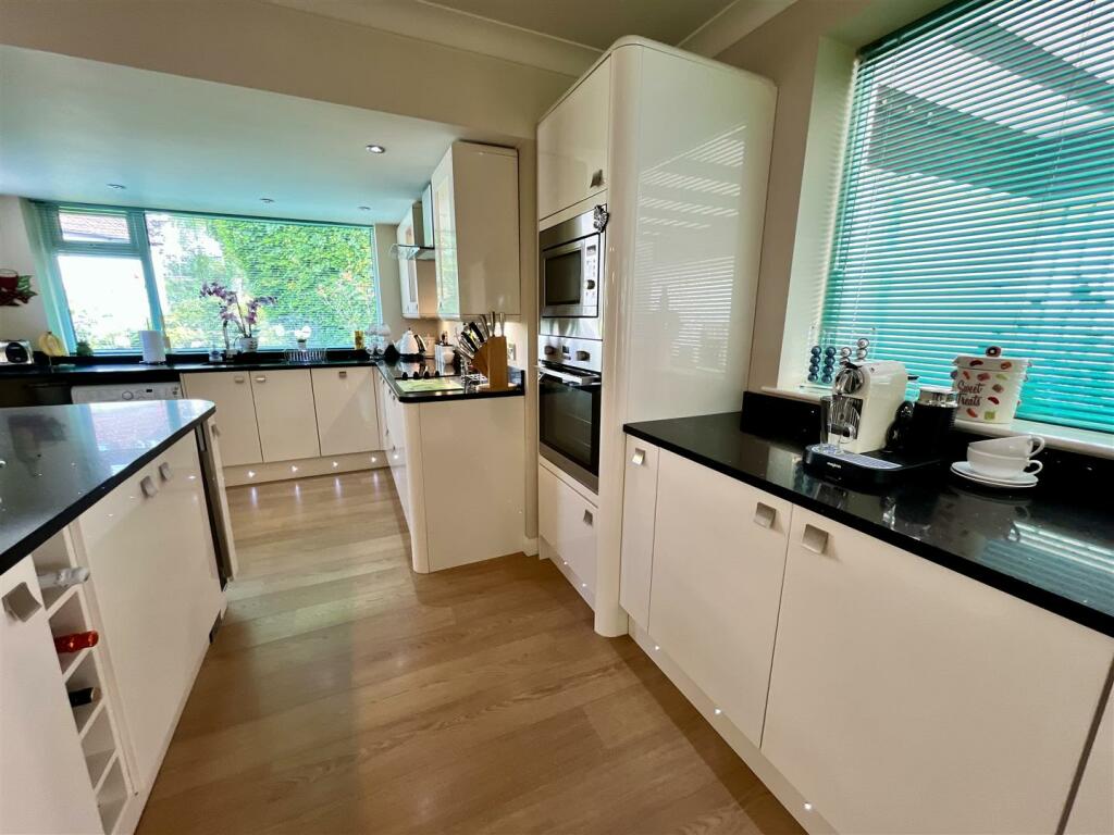Open Plan Dining &amp; Kitchen